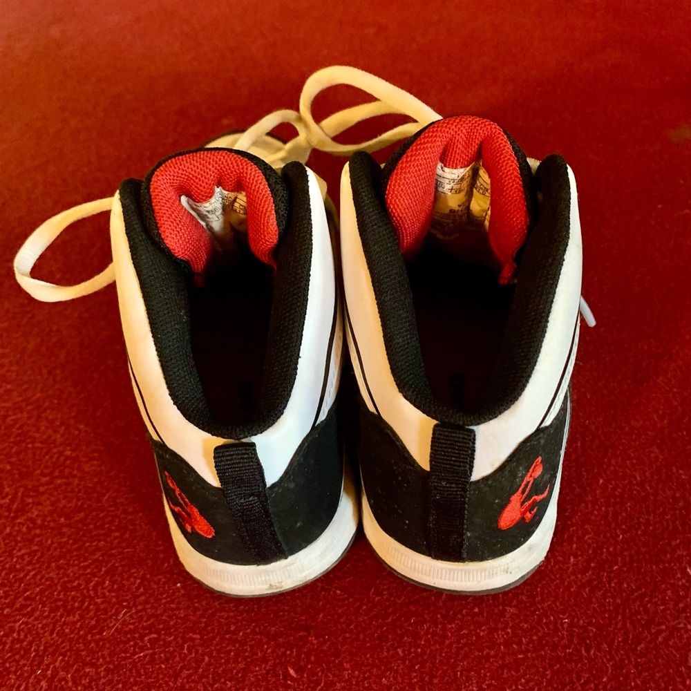 Boy’s Size 1 Shaq Basketball Tennis Shoes Sneakers…Good Condition! - Picture 3 of 7